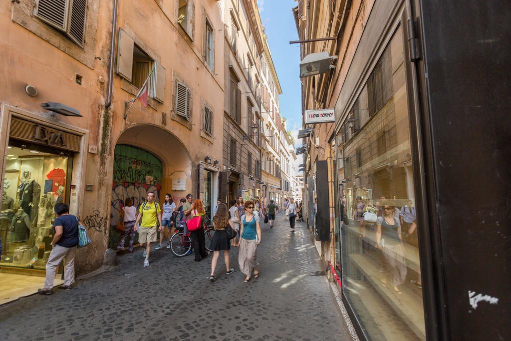 The Spanish Campo De' Fiori Couette-café 3*